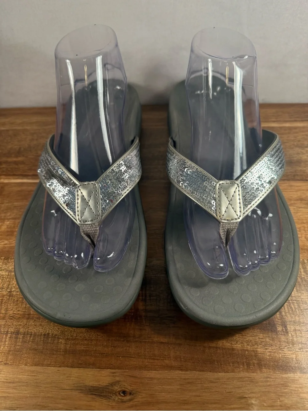 Vionic Tide Sequins Toe Post Sandal in Silver Size 10 NWOT